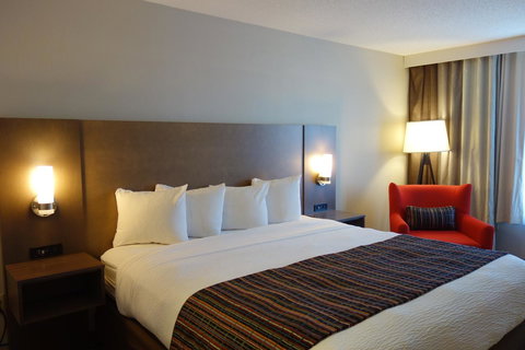Country Inn & Suites By Radisson, Mason City, IA - Bridge Guide 2