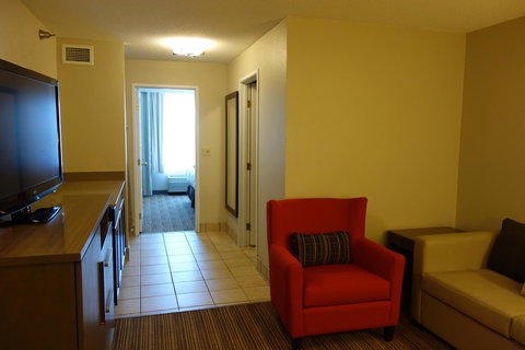 Country Inn & Suites By Radisson, Mason City, IA - Bridge Guide 8