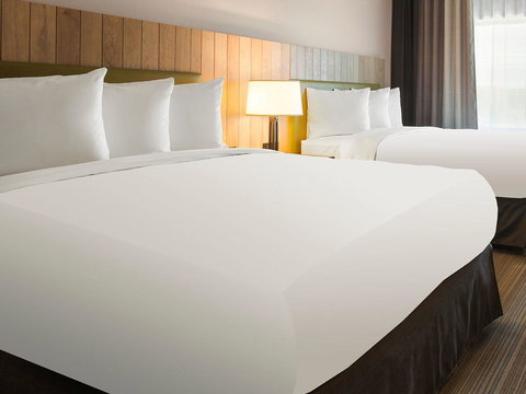 Country Inn & Suites By Radisson, Mason City, IA - Bridge Guide 17