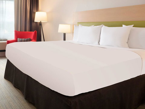 Country Inn & Suites By Radisson, Mason City, IA - Bridge Guide 18
