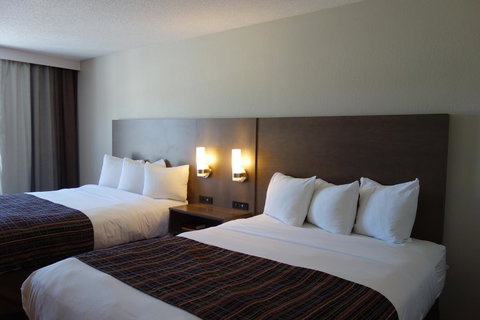 Country Inn & Suites By Radisson, Mason City, IA - Bridge Guide 4