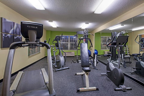 Country Inn & Suites By Radisson, Mason City, IA - Bridge Guide 1
