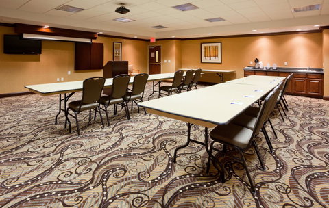 Holiday Inn Express & Suites - Mason City - Bridge Guide 2