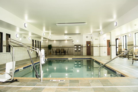 Holiday Inn Express & Suites - Mason City - Bridge Guide 13