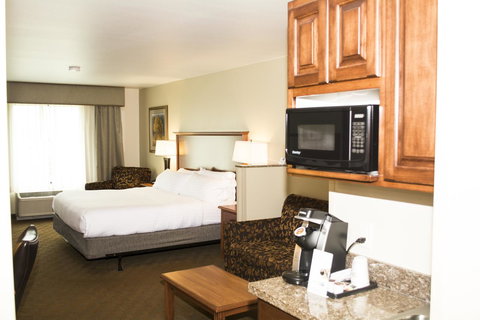 Holiday Inn Express & Suites - Mason City - Bridge Guide 24