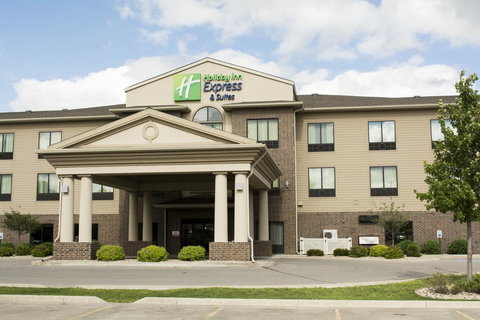 Holiday Inn Express & Suites - Mason City - Bridge Guide 0