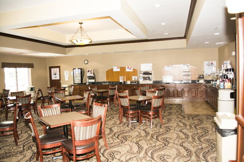 Holiday Inn Express & Suites - Mason City - Bridge Guide 6