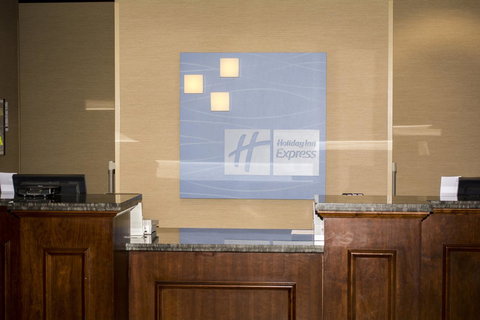 Holiday Inn Express & Suites - Mason City - Bridge Guide 11