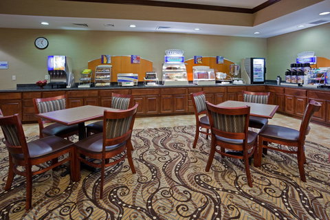 Holiday Inn Express & Suites - Mason City - Bridge Guide 8