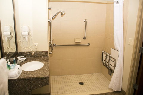 Holiday Inn Express & Suites - Mason City - Bridge Guide 19