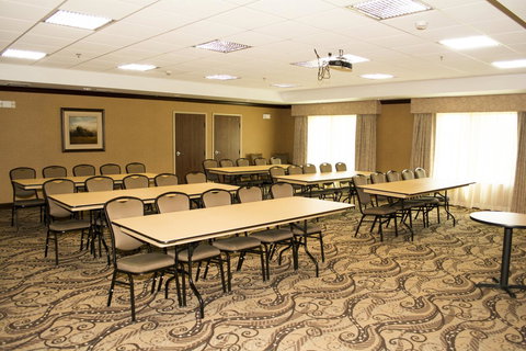 Holiday Inn Express & Suites - Mason City - Bridge Guide 16