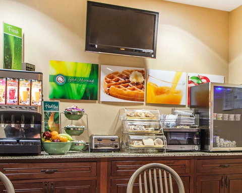 Quality Inn & Suites Mason City - Bridge Guide 16