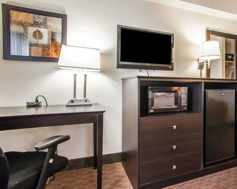 Quality Inn & Suites Mason City - Bridge Guide 1