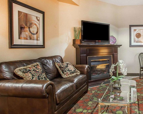 Quality Inn & Suites Mason City - Bridge Guide 8