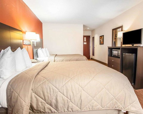 Quality Inn & Suites Mason City - Bridge Guide 4