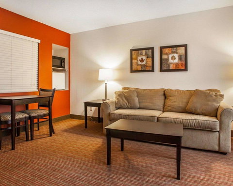 Quality Inn & Suites Mason City - Bridge Guide 9