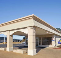 Days Inn by Wyndham Salina South