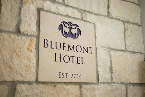 Bluemont Hotel - Bet 4u 25