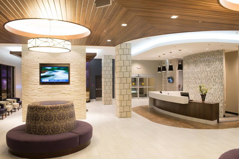 Bluemont Hotel - Bet 4u 10