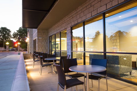 Bluemont Hotel - Bet 4u 16