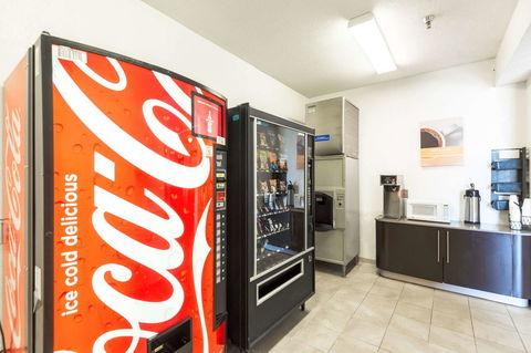 Motel 6 Olathe - Bet 4u 38