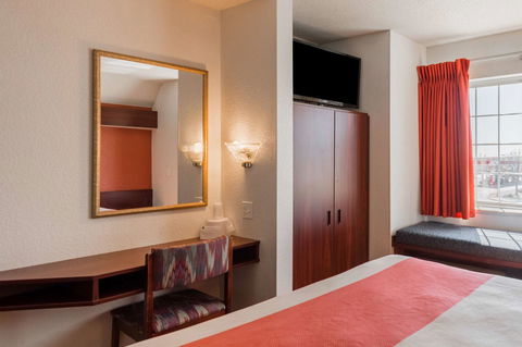 Motel 6 Olathe - Bet 4u 34