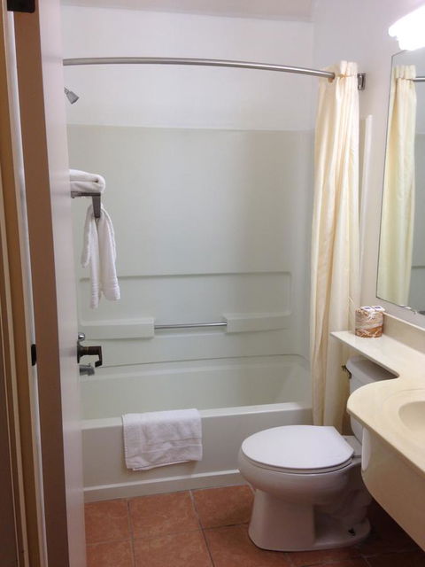 Motel 6 Olathe - Bet 4u 11