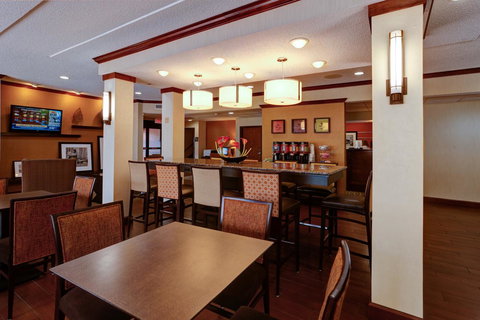 Hampton Inn Manhattan - Bet 4u 18