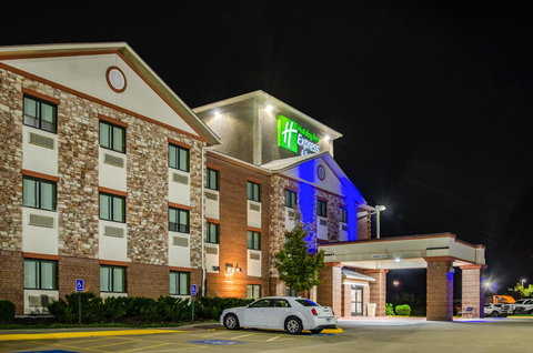 Holiday Inn Express & Suites - Olathe South - Bet 4u 14