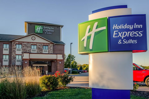 Holiday Inn Express & Suites - Olathe South - Bet 4u 13