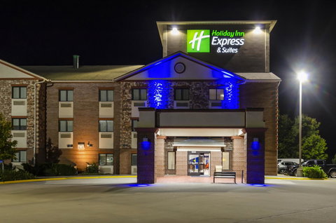 Holiday Inn Express & Suites - Olathe South - Bet 4u 15
