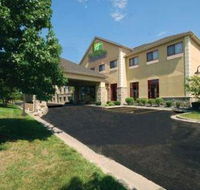 Holiday Inn Express  Suites - Olathe North