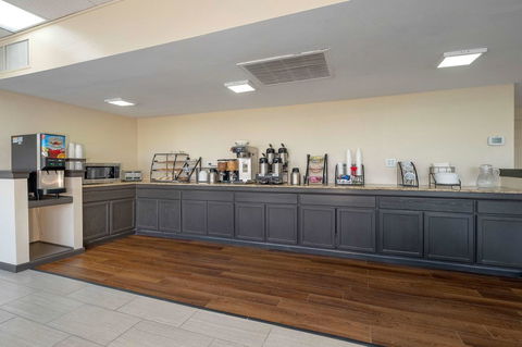 Red Roof Inn Murray - Bet 4u 20