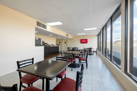 Red Roof Inn Murray - Bet 4u 18