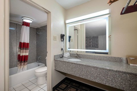 Red Roof Inn Murray - Bet 4u 24