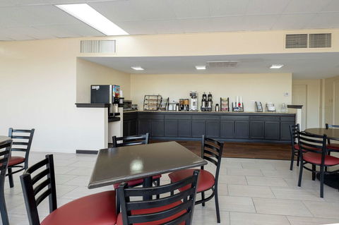 Red Roof Inn Murray - Bet 4u 8