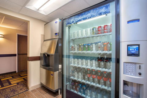 Holiday Inn Express Lexington Southwest Nicholasville - Bet 4u 19