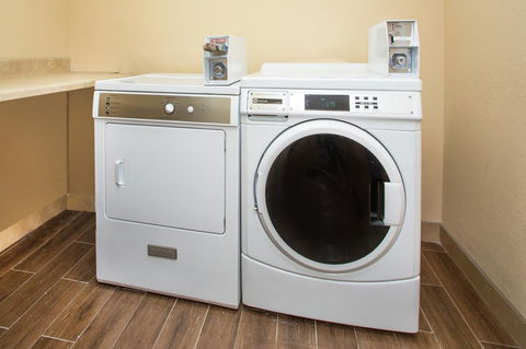 Holiday Inn Express Lexington Southwest Nicholasville - Bet 4u 18