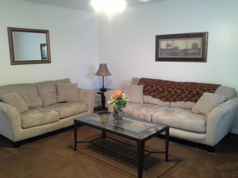 The Corner House B&B & Corporate Housing - Bet 4u 24