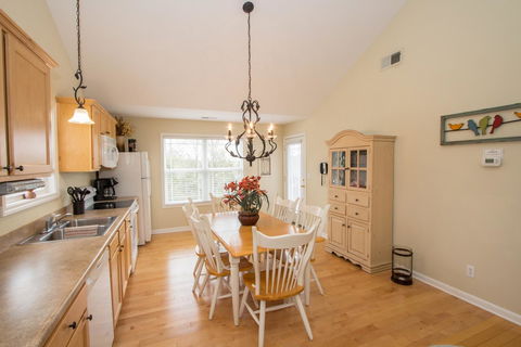 Cottage 53 - Newly Updated And Handicap Friendly! - Click Find 43