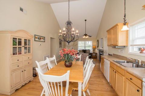 Cottage 53 - Newly Updated And Handicap Friendly! - Click Find 1