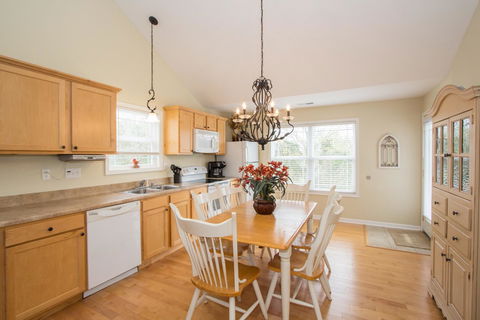 Cottage 53 - Newly Updated And Handicap Friendly! - Click Find 5