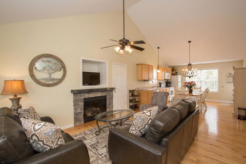 Cottage 53 - Newly Updated And Handicap Friendly! - Click Find 17