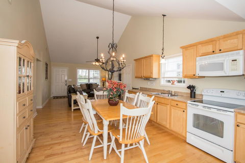 Cottage 53 - Newly Updated And Handicap Friendly! - Click Find 18