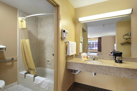 Days Inn By Wyndham Ruston LA - Bet 4u 9