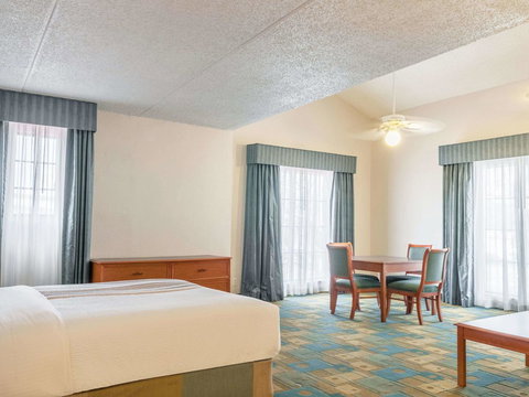 La Quinta Inn By Wyndham New Orleans West Bank / Gretna - Bet 4u 13