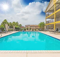 Super 8 by Wyndham Metairie