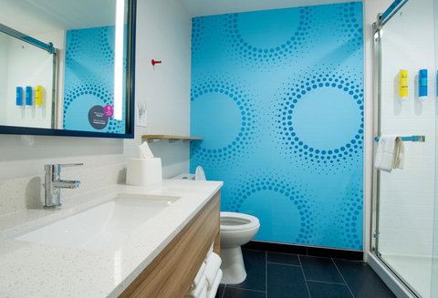 Tru By Hilton Lafayette River Ranch - Bet 4u 6