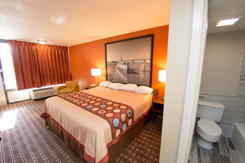 Super 8 By Wyndham Port Allen/W Baton Rouge - Bet 4u 4