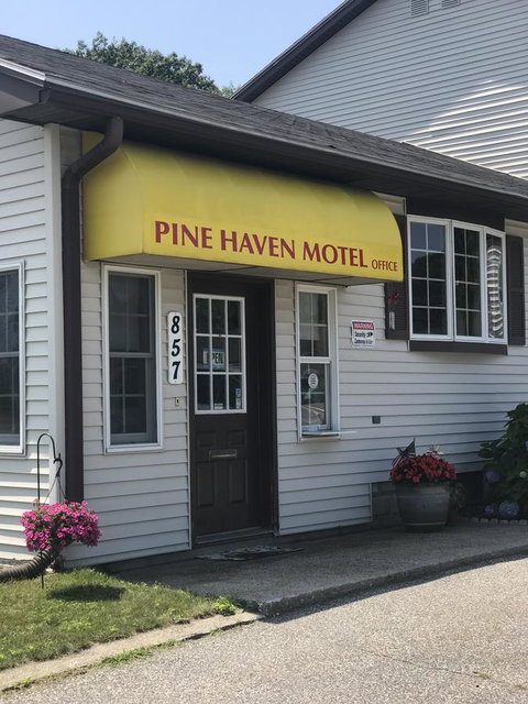 Pine Haven Motel - Bet 4u 3